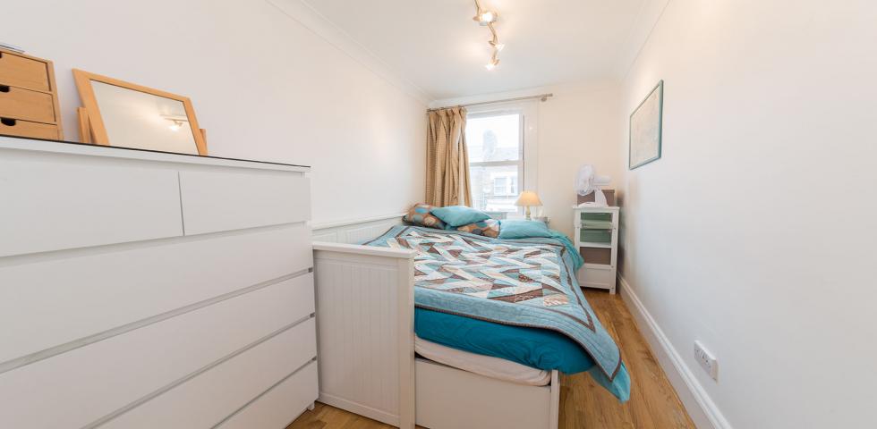 			PRIVATE ROOF TERRACE, 2 Bedroom, 1 bath, 1 reception Flat			 Gascony Avenue, WEST HAMPSTEAD